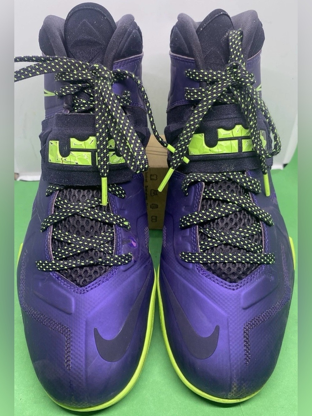 Nike LeBron Men's Purple Athletic Basketball Shoes with Lime Accents Like New!